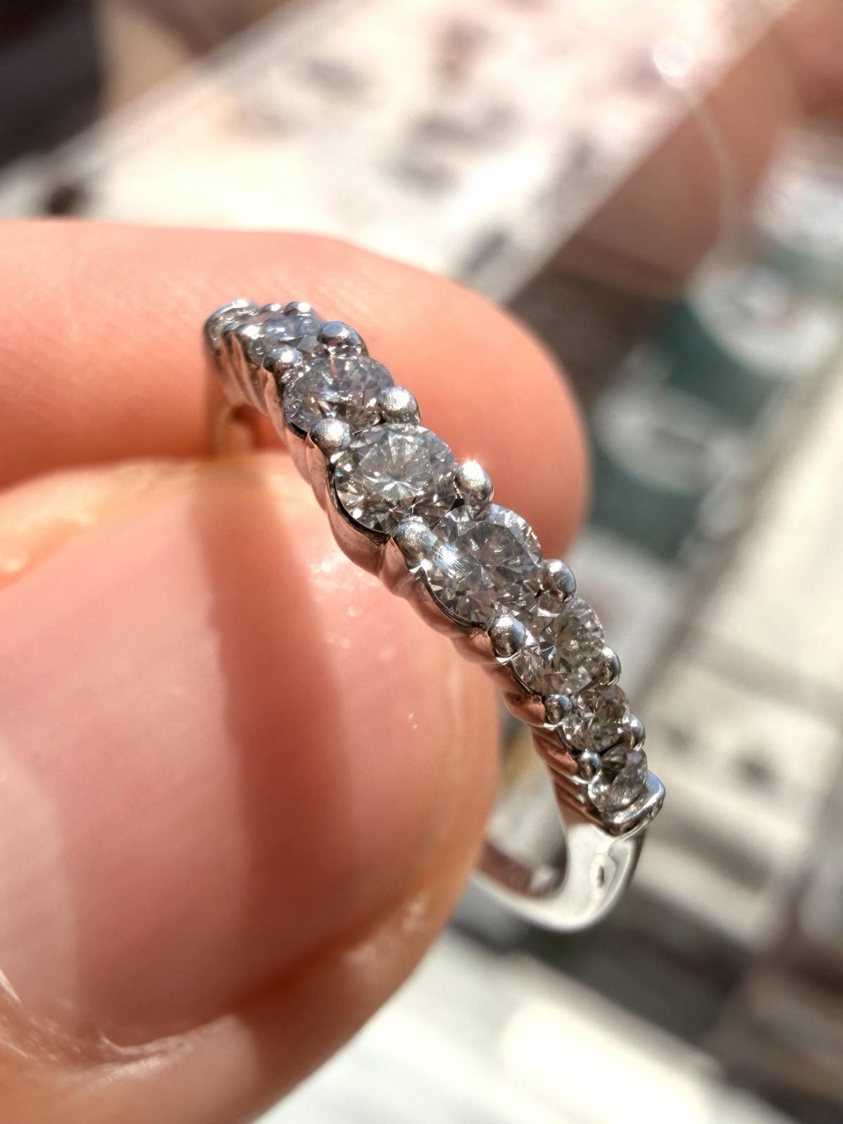 14k White Gold Natural Diamond .35ctw V-Shape Ring Size 5.5 Band