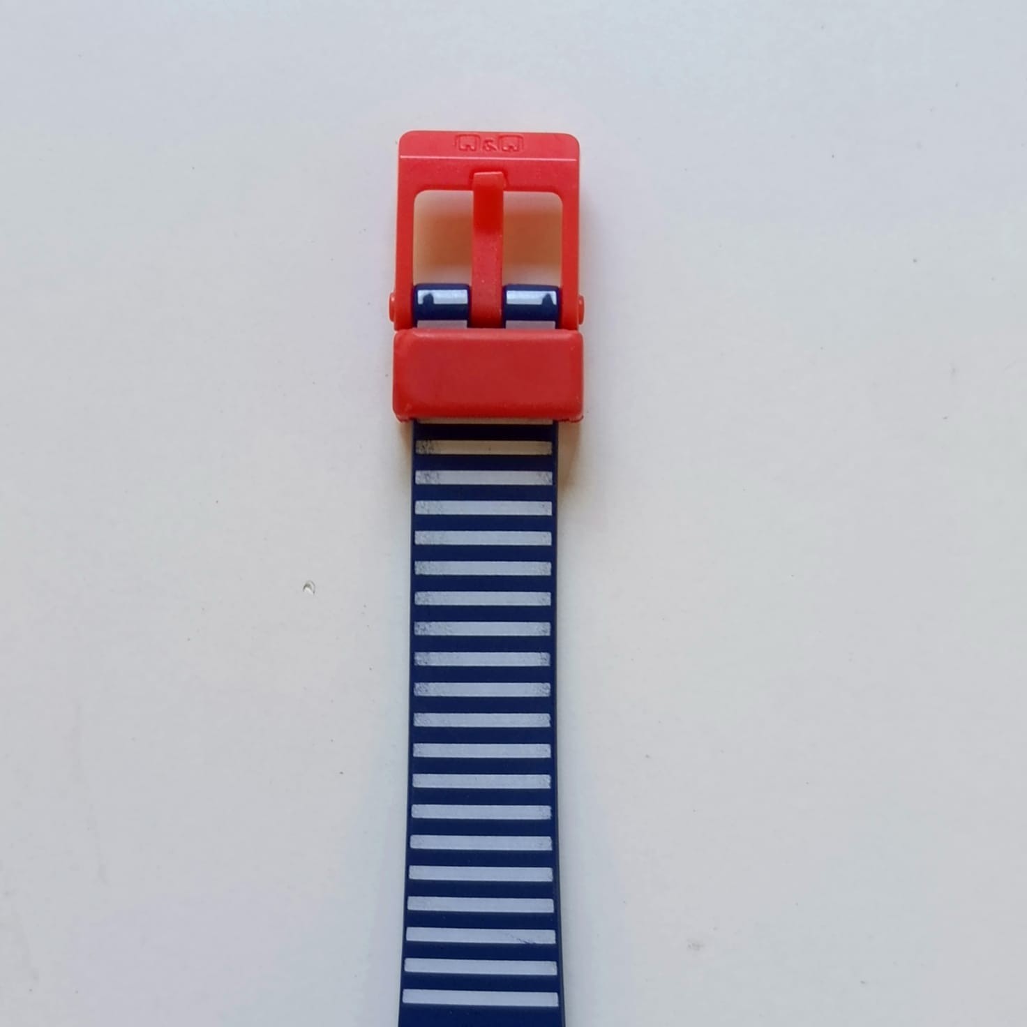 Q&Q Quartz Watch Blue Striped Resin Strap Water Resist 10 Bar Red Buckle VP47-02