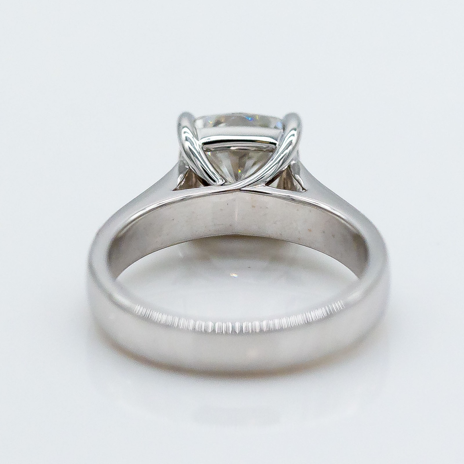 Ring 750 WG Synthetically Made Slide Approx 3.09ct D/VVS2 Size 52 with IGI Report