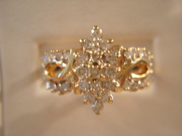10K yg Diamond Cluster Ring – 3.6 Grams – Sz. 6.75 – .60cttw. Approximate (#S8VC
