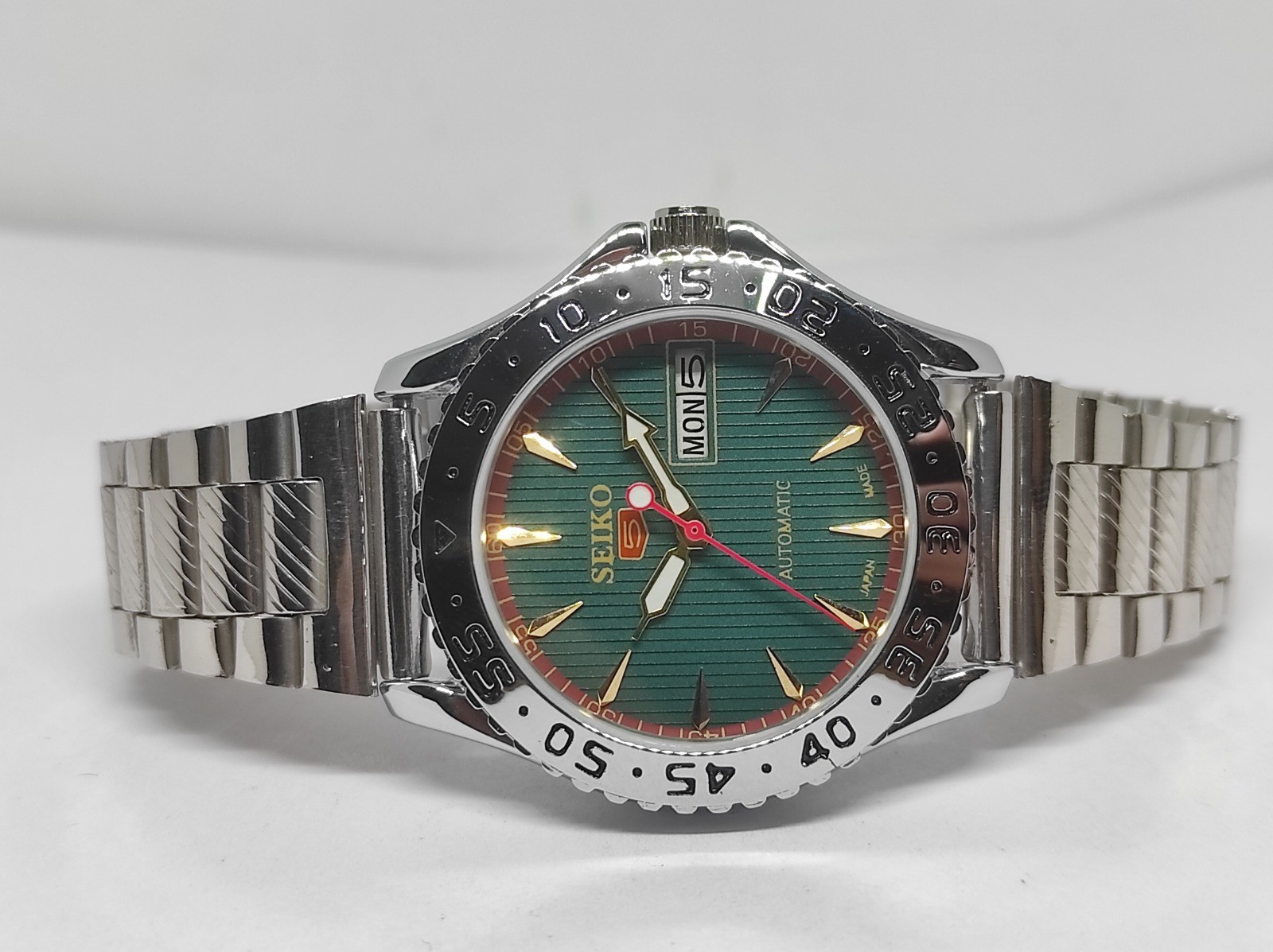 Vintage Refurbished Seiko Automatic Transparent GreenD/D Men’s WristWatch 38MM