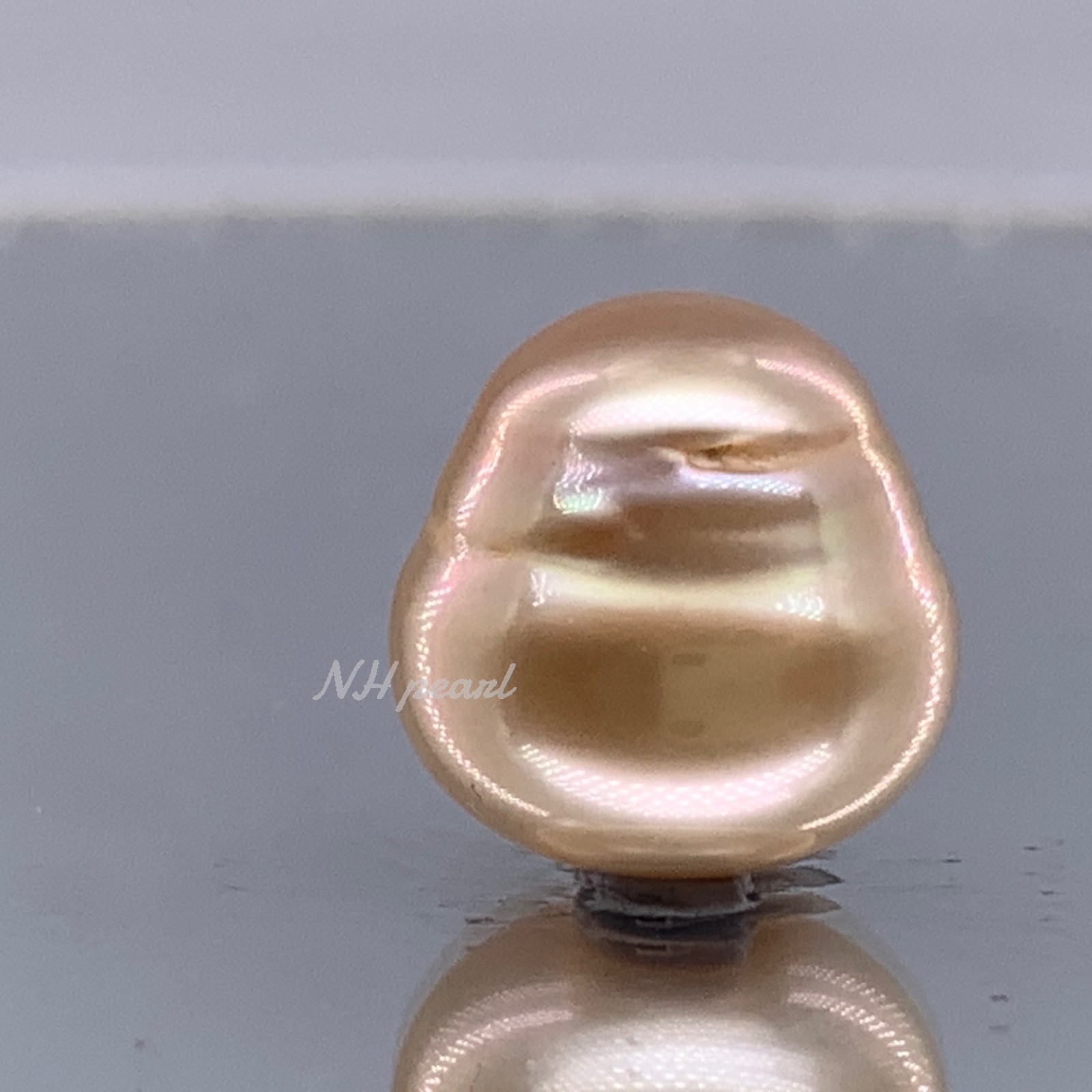 South Sea Pearl Near round 12.4mm x 12.4mm Lombok Indonesia2.50g undrilled