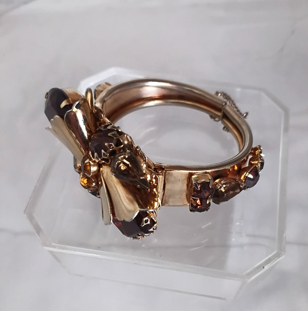 Vintg Carnegie, Caviness, Hobe Unsigned Rhinestone Clamper Bracelet Earrings Set