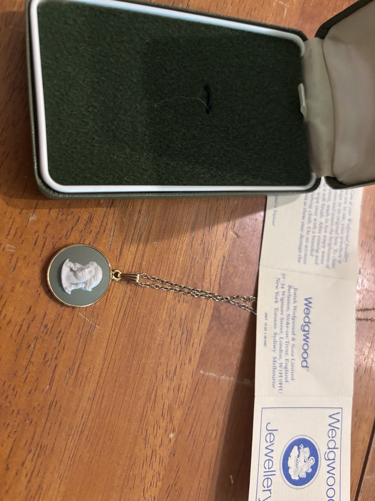 Wedgwood Jasper-ware Sage Cameo Pendant Necklace Green/White Oval Signed In Box