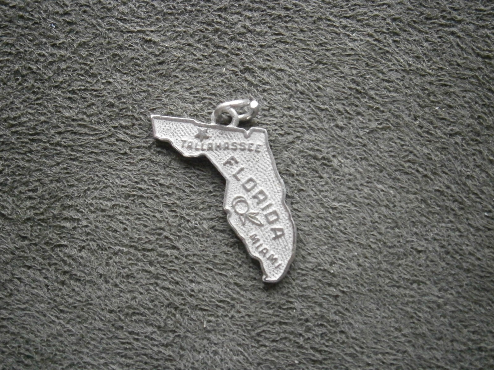 Kinney Florida Outline Map Vintage Sterling Silver Travel Charm Pendant 1.8g