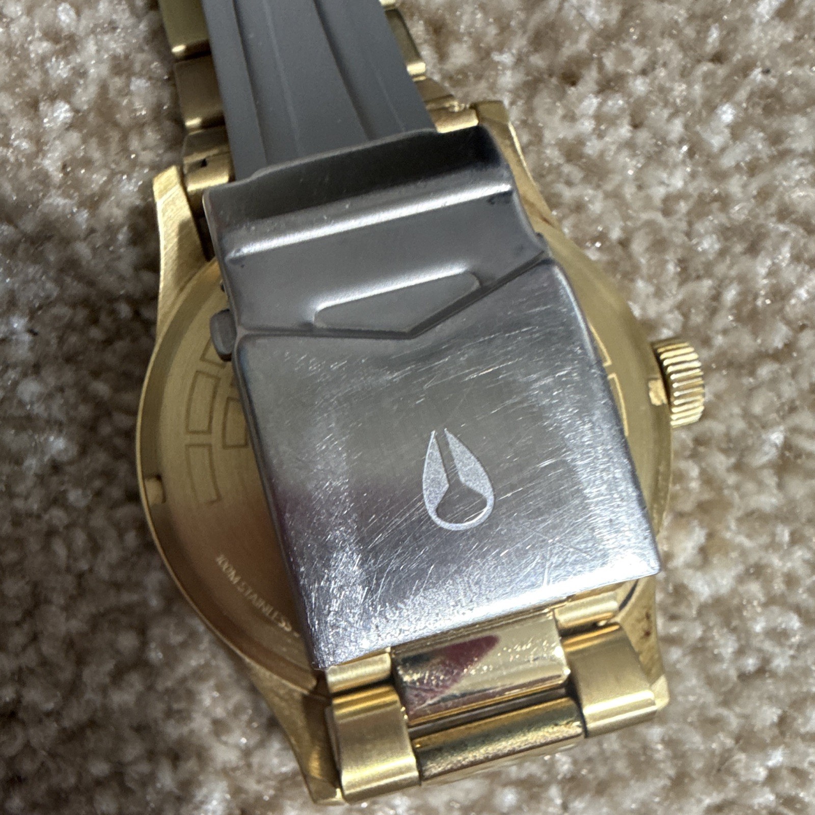 Nixon Star Wars The Sentry C-3PO Quartz Gold Tone SS Watch 42mm 100m Box