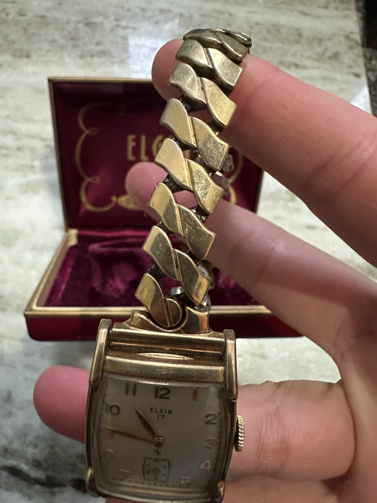 Vintage Elgin 17 jewels dura power gold tone wrist watch with original case