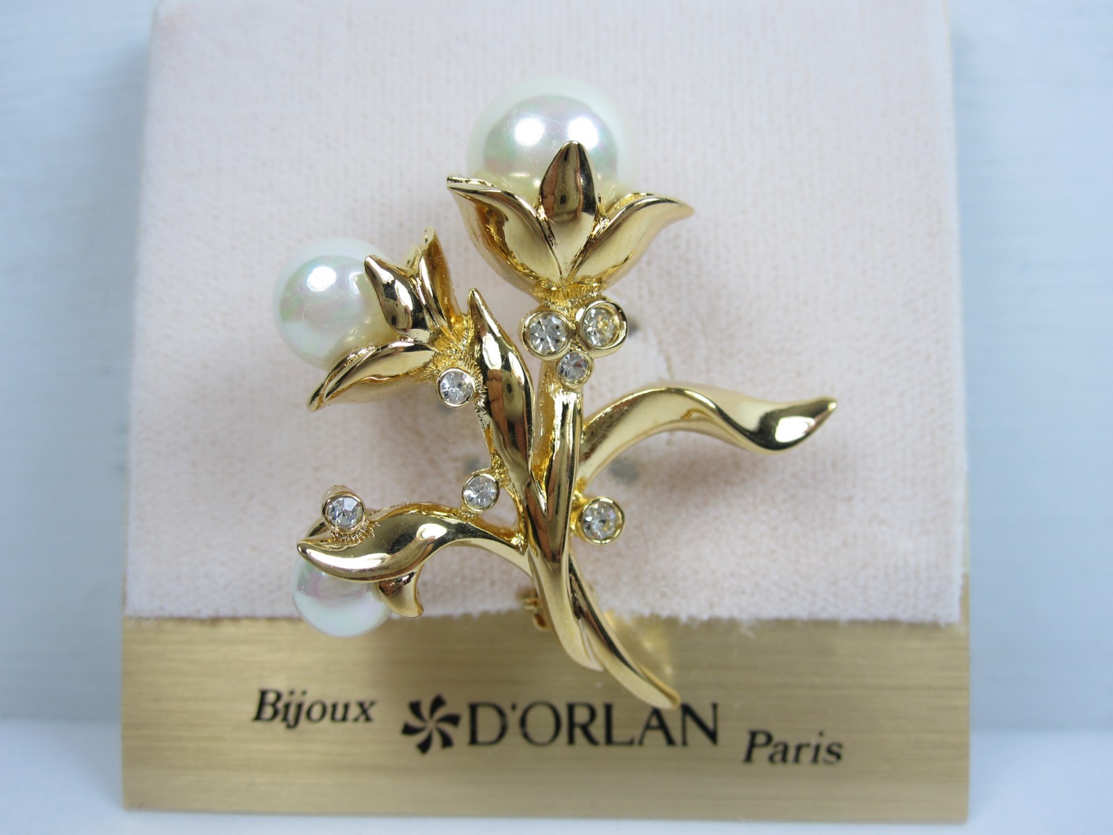 D’Orlan Gold Plated Brooch with Swarovski Crystals & Pearls – 8052