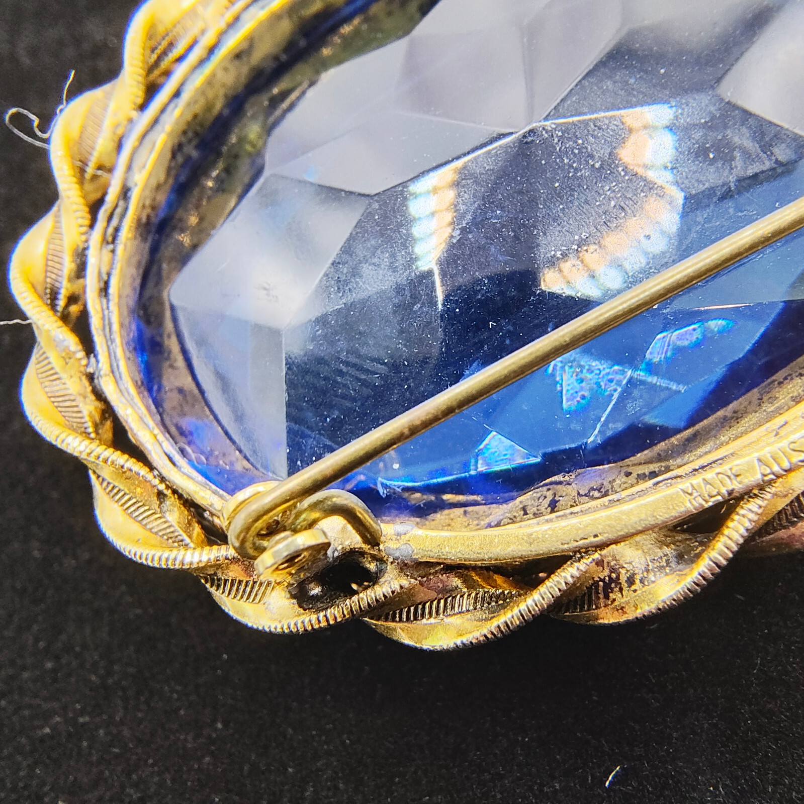 Vintage Art Deco Style Austrian Brooch Blue Paste Gold Tone Filigree Spiral Rope