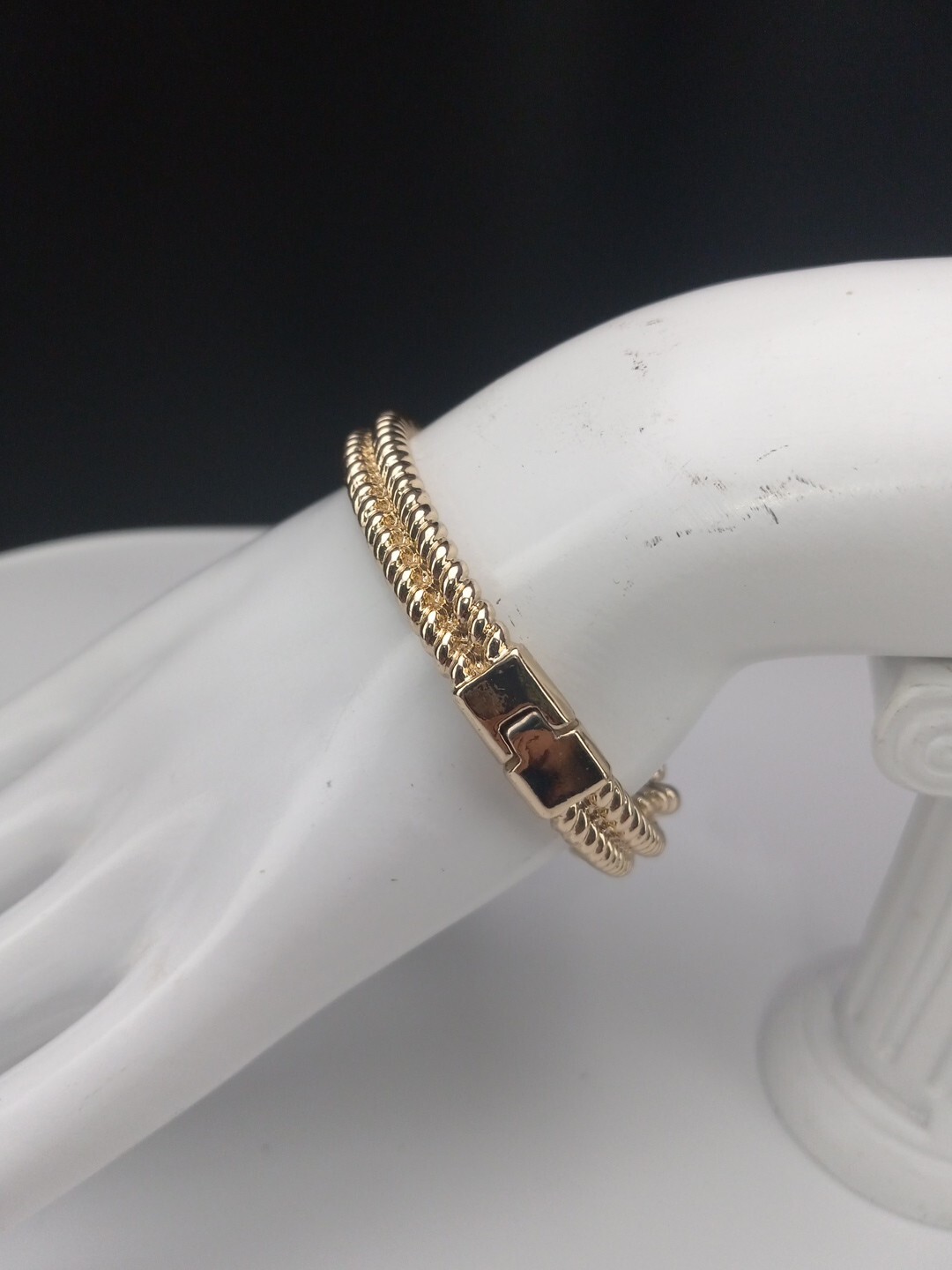 Gold Tone Love Knot Textured Twisted Design Size 7 Push Lock Bracelet