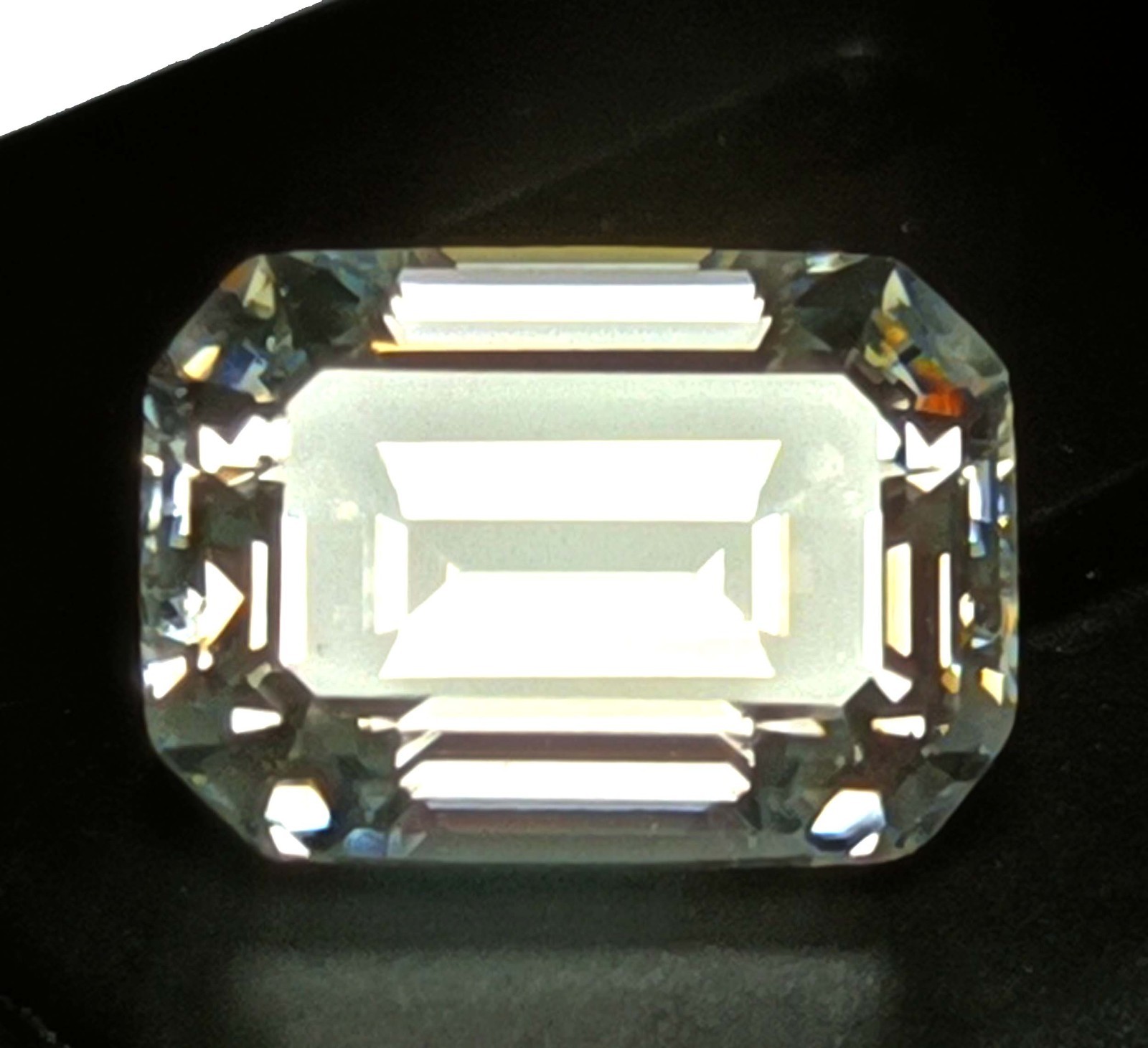 VSSI White Diamond ‘D’ Color 2.4 Ct VVS1 Loose Emerald Cut IGL Loose Gems 5AJU