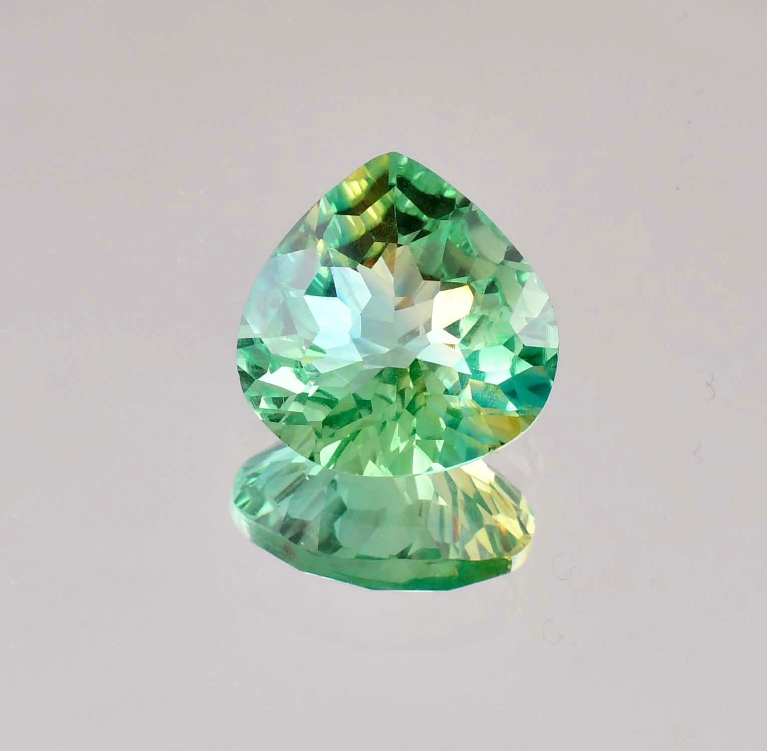 FLAWLESS 14.85 Ct Natural Ceylon Bi-Color Sapphire Heart Cut GIT Certified GEM