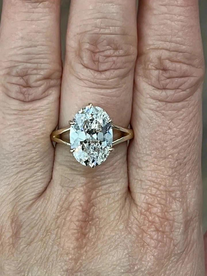 IGI 5.00 Ct Oval-Cut EF/VS1 Lab Grown Diamond Split Shank Ring 14k Yellow Gold