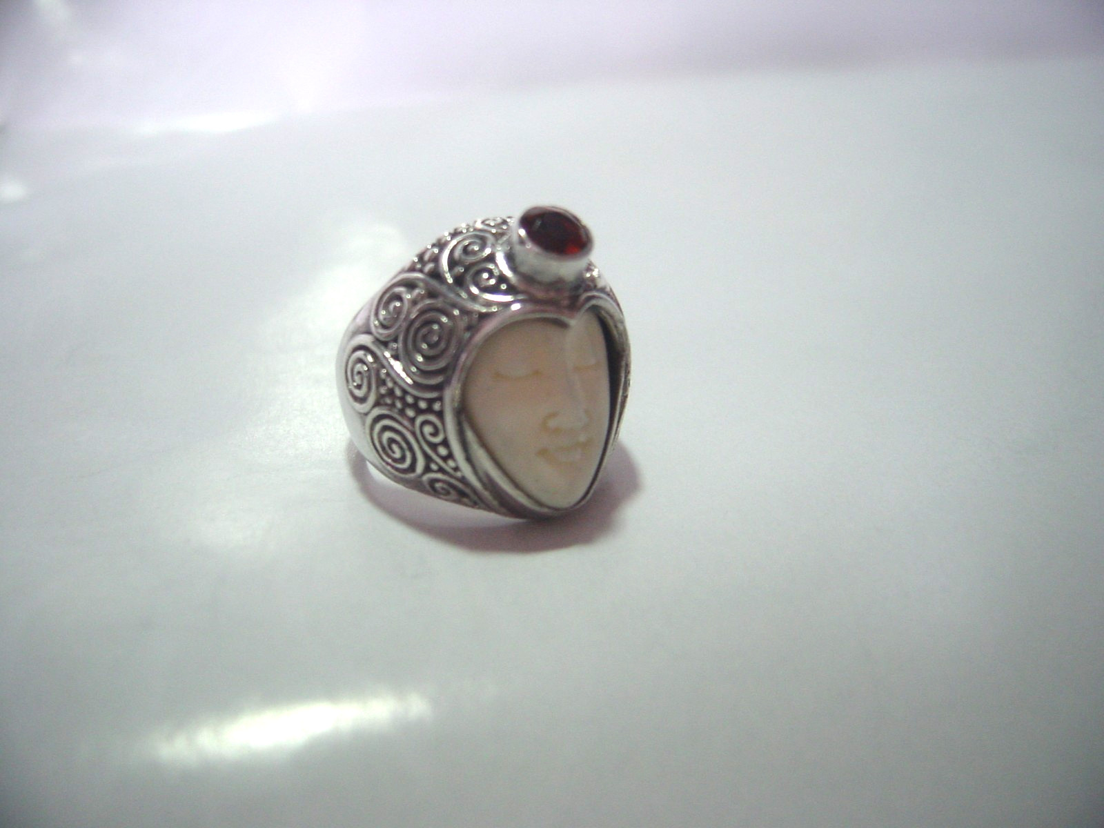 RARE-solid Silver 925 TJC Carved Face Goddess BALI Genuine pyrope garnet size n