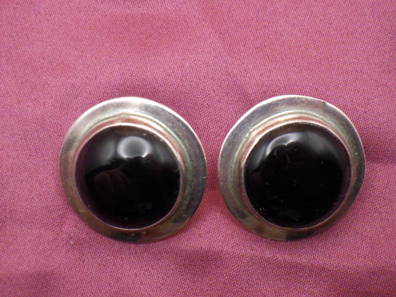 Vintage Sterling Silver Black Stone Earrings 9g High Polish Opaque Retro Smooth