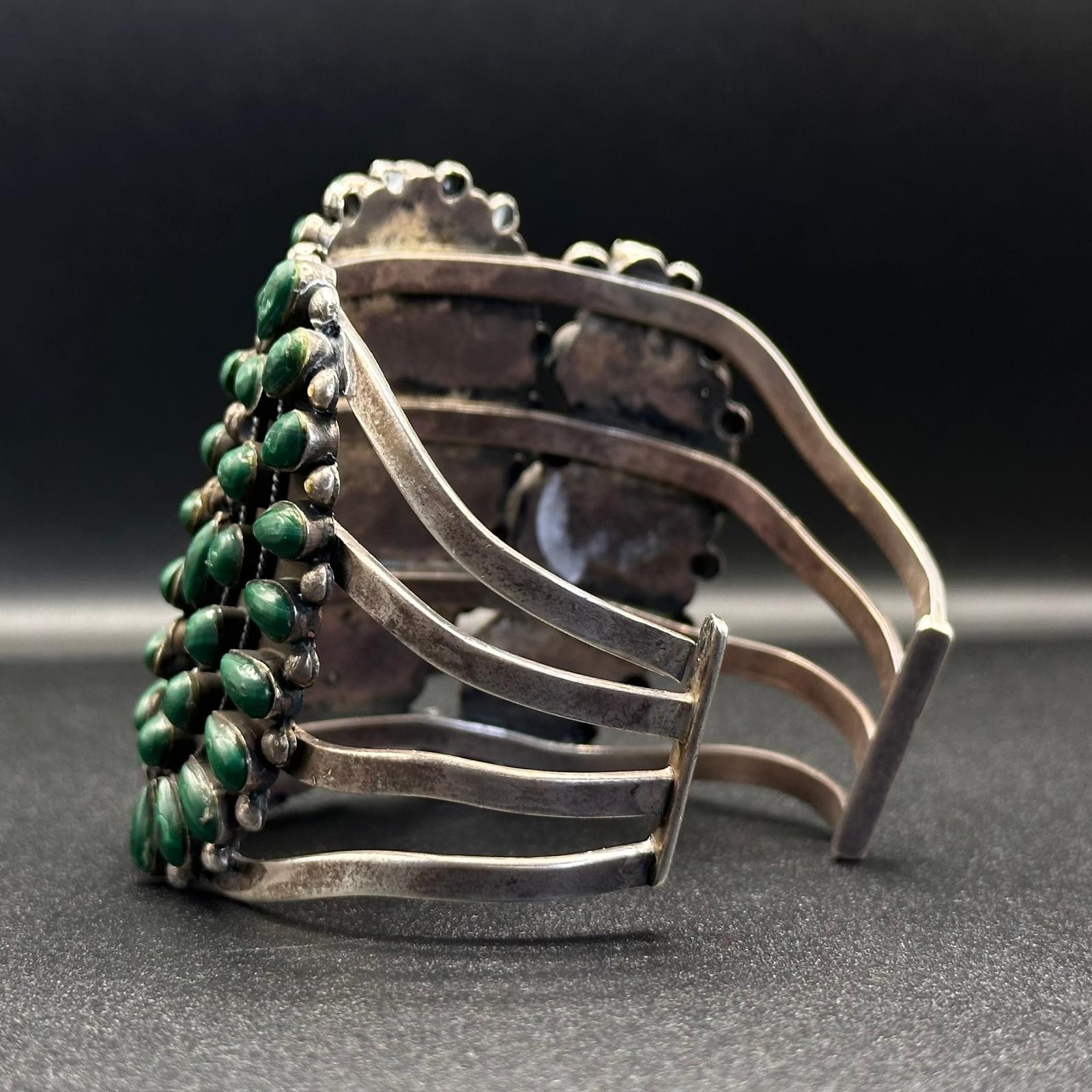A Large Native American Navajo Silver & Malachite Cluster Cuff Bracelet , 114 g