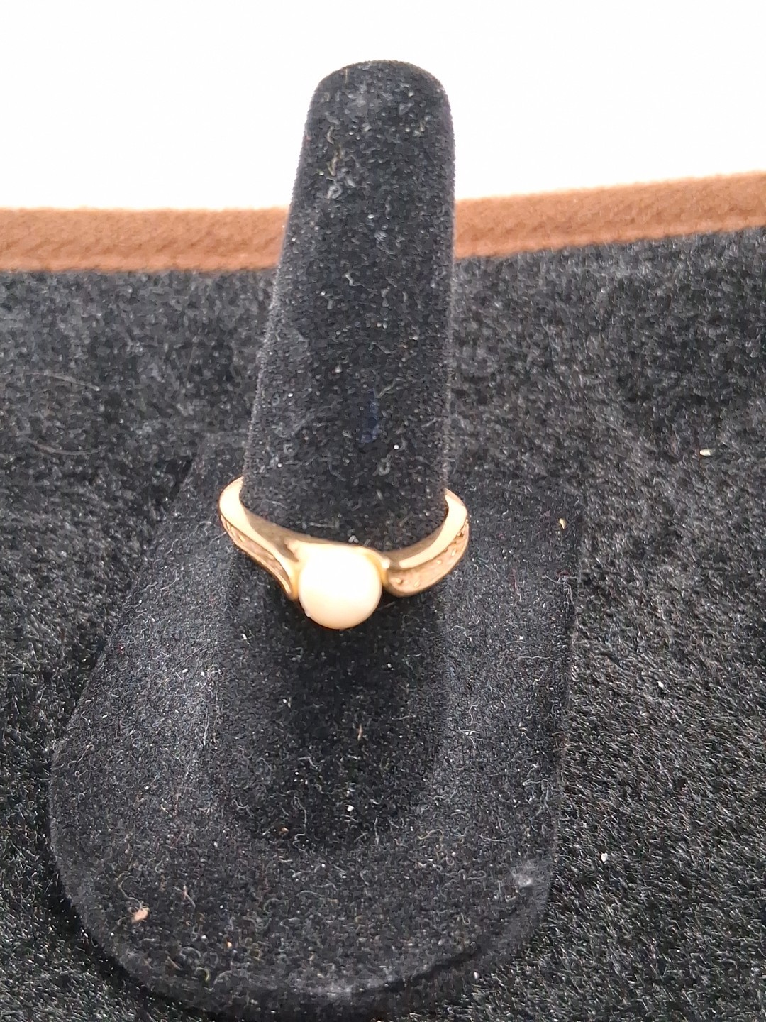 Marked 10k Yellow Gold Single Pearl Ring Size 6 – 2.56g