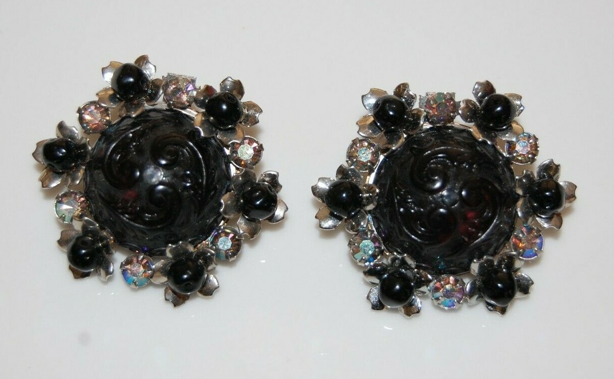 Elegant Vtg 80’s Couture Black Cabochon Beaded Flowers Silver Tone Clip Earrings