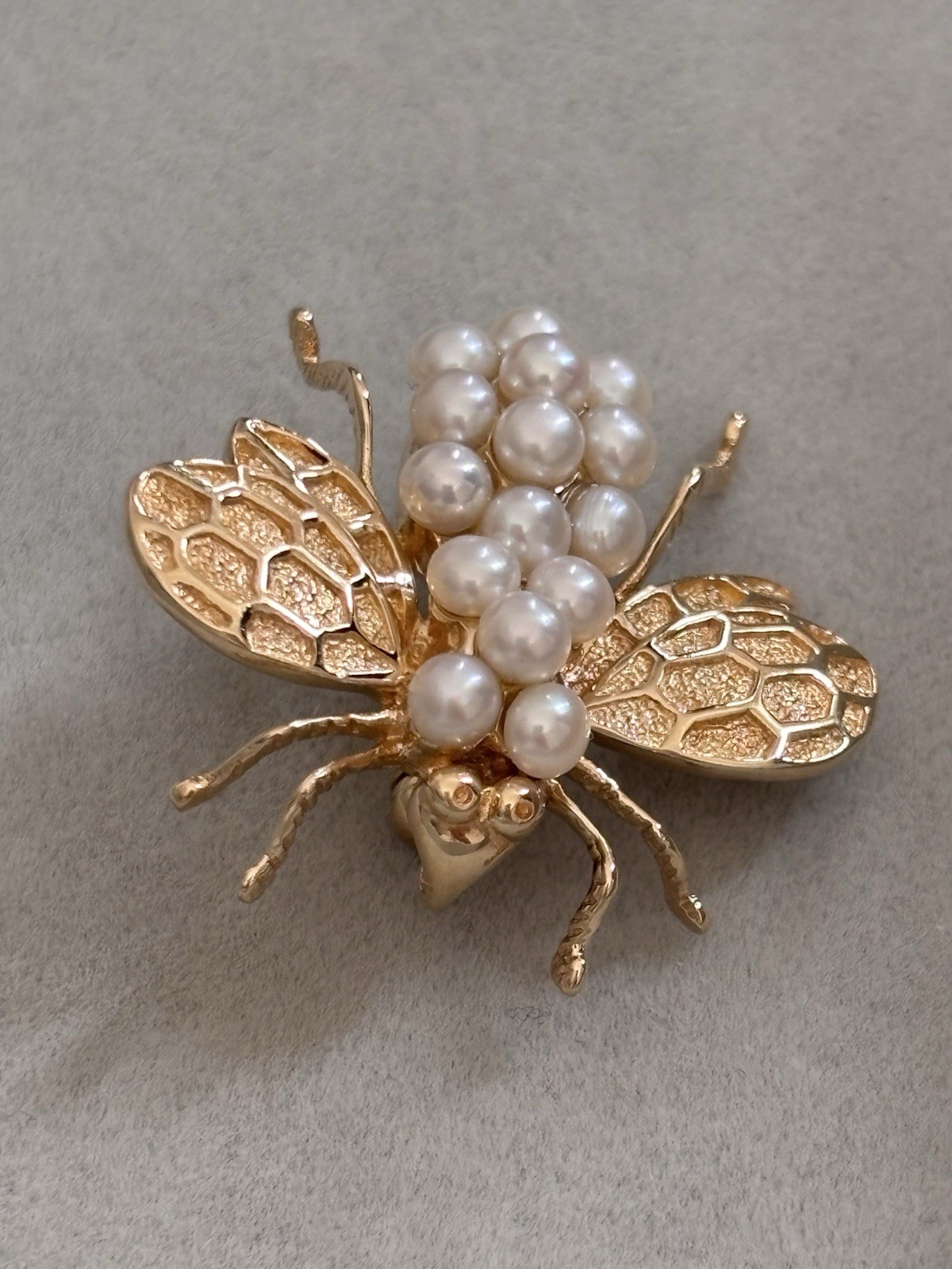 Vintage 14K Solid Yellow Gold Genuine Pearl Bee Brooch Gorgeous 5.67 Grams