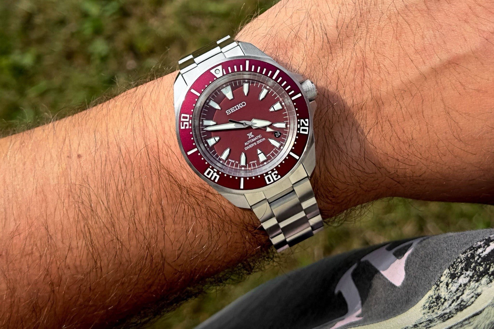 Seiko Prospex Samurai SRPL11 Red Dial Automatic 41.7mm Divers Watch Box & Papers