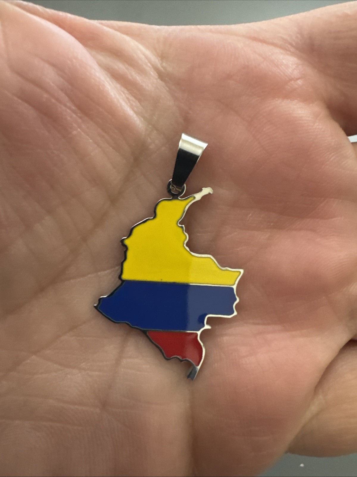 Map Flag Colombia Pendant Stainless Steel Silver Tone 18” Necklace Unisex