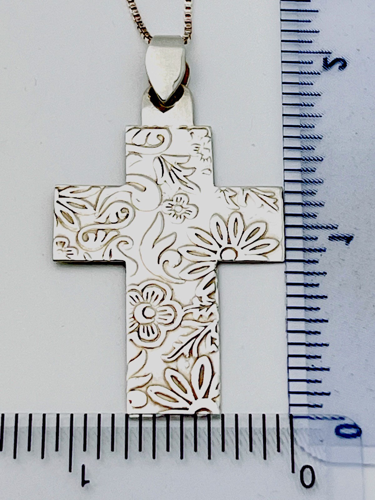 925 Sterling Silver 6.3 Gram  Etched Flowers Both Sides Cross Necklace 24”
