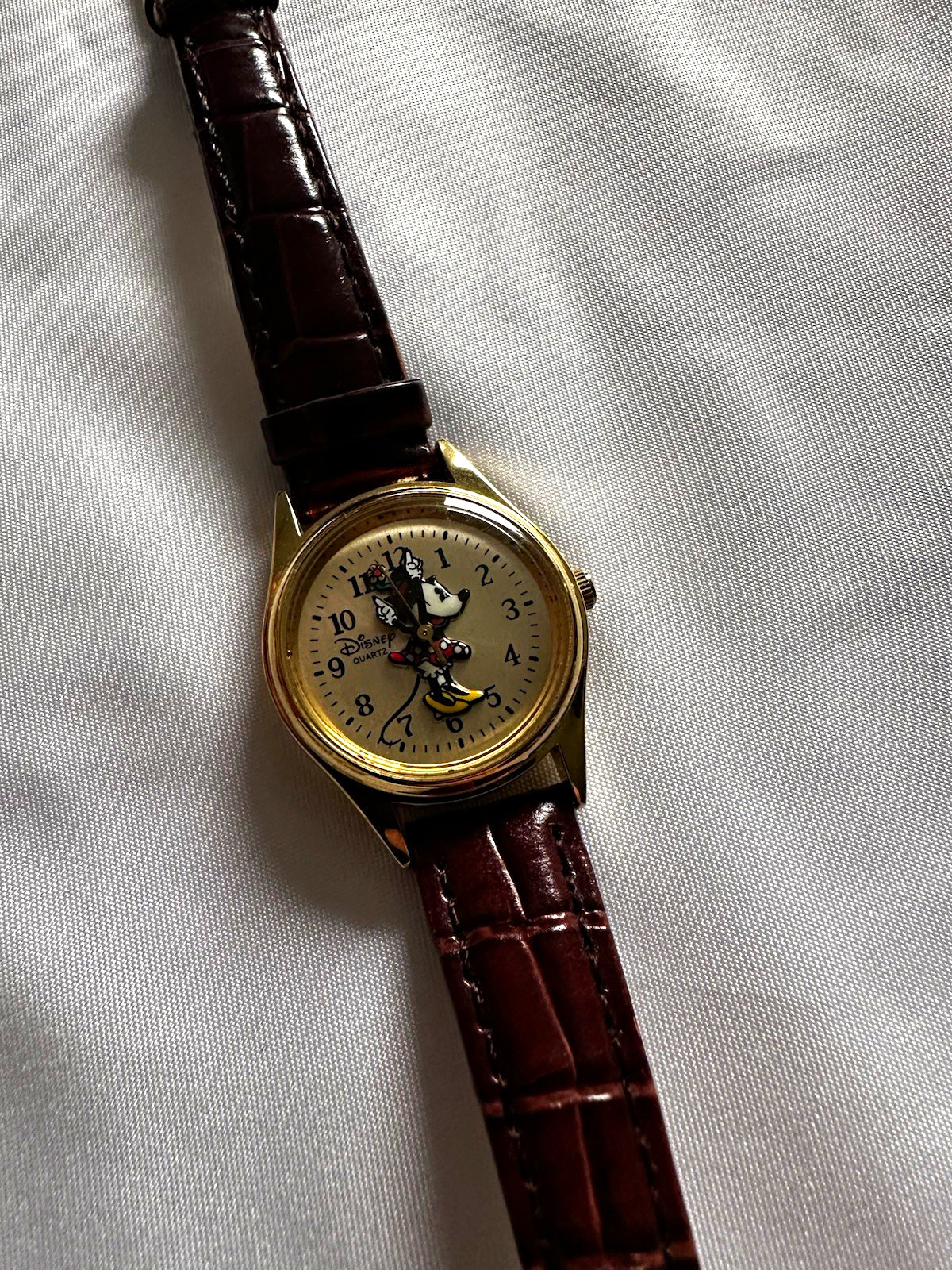 Vintage Disney Mickey Mouse Analog Watch Gold Tone Case Brown Leather Strap