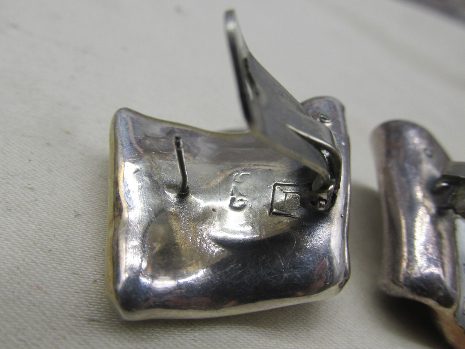 D. Varsano Israel Two Toned Sterling Silver Pierced Earrings 1.5 x 1.25″ #601