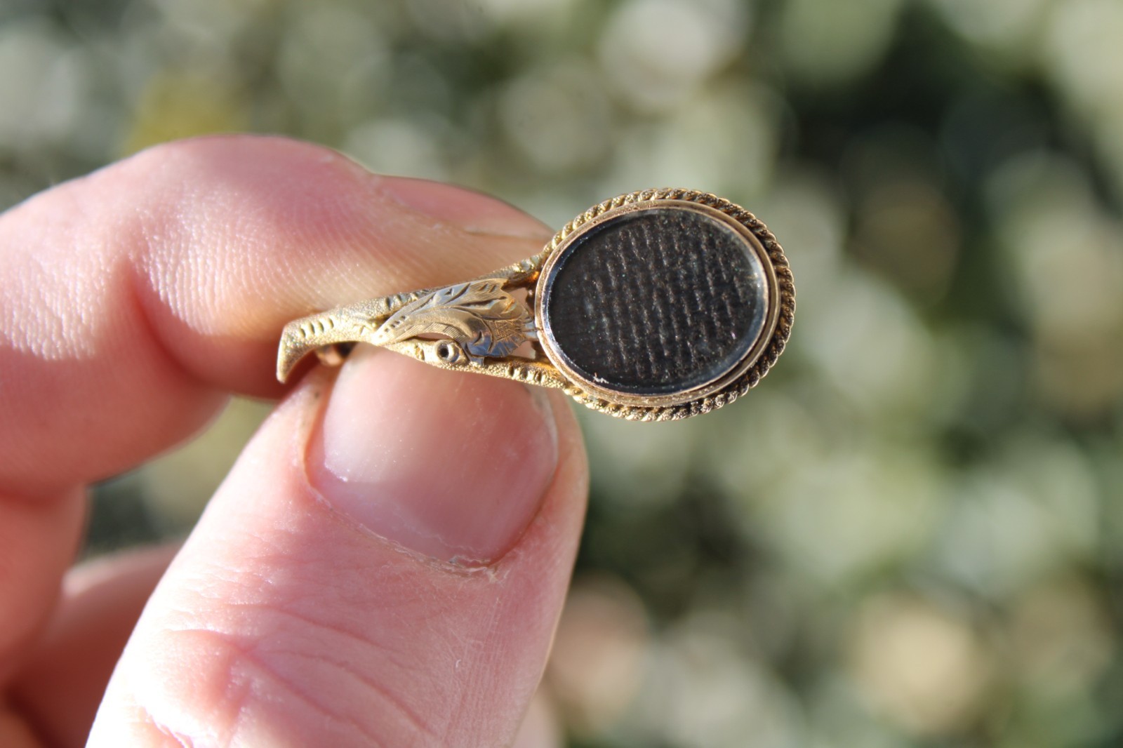 Antique 14k Yellow Gold Victorian Mourning Brooch, 3.17g (1.25″)