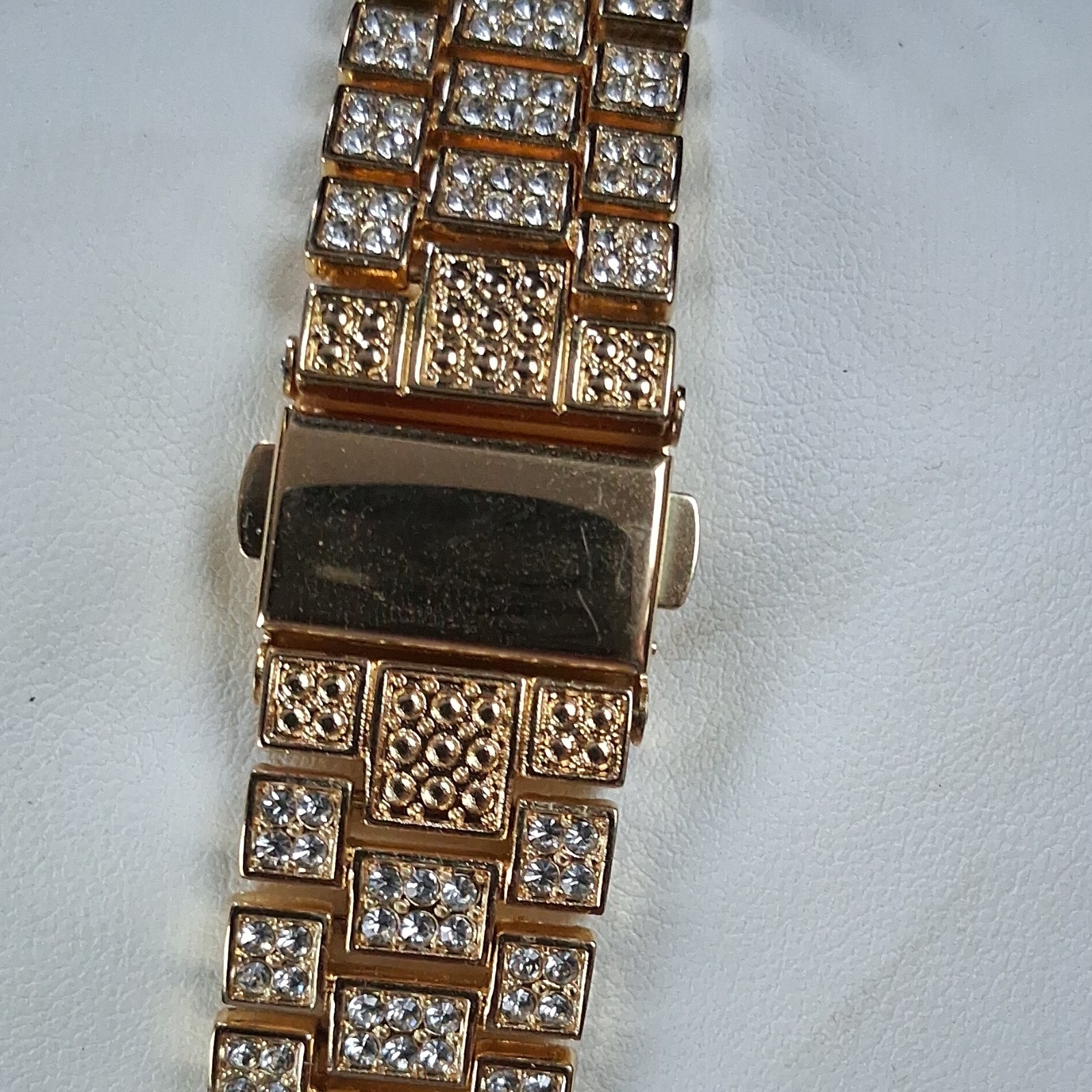 Women’s Gold Tone Bracelet Watch Gem-Set Bezel Roman Numeral White Dial Box