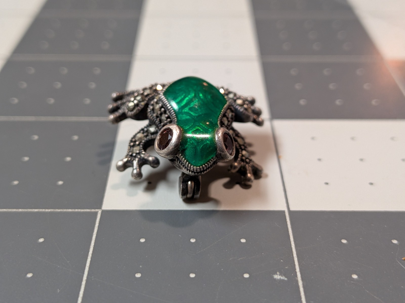 Sterling Silver 925 Green Enamel Marcasite Frog Brooch Orange Eyes Thailand