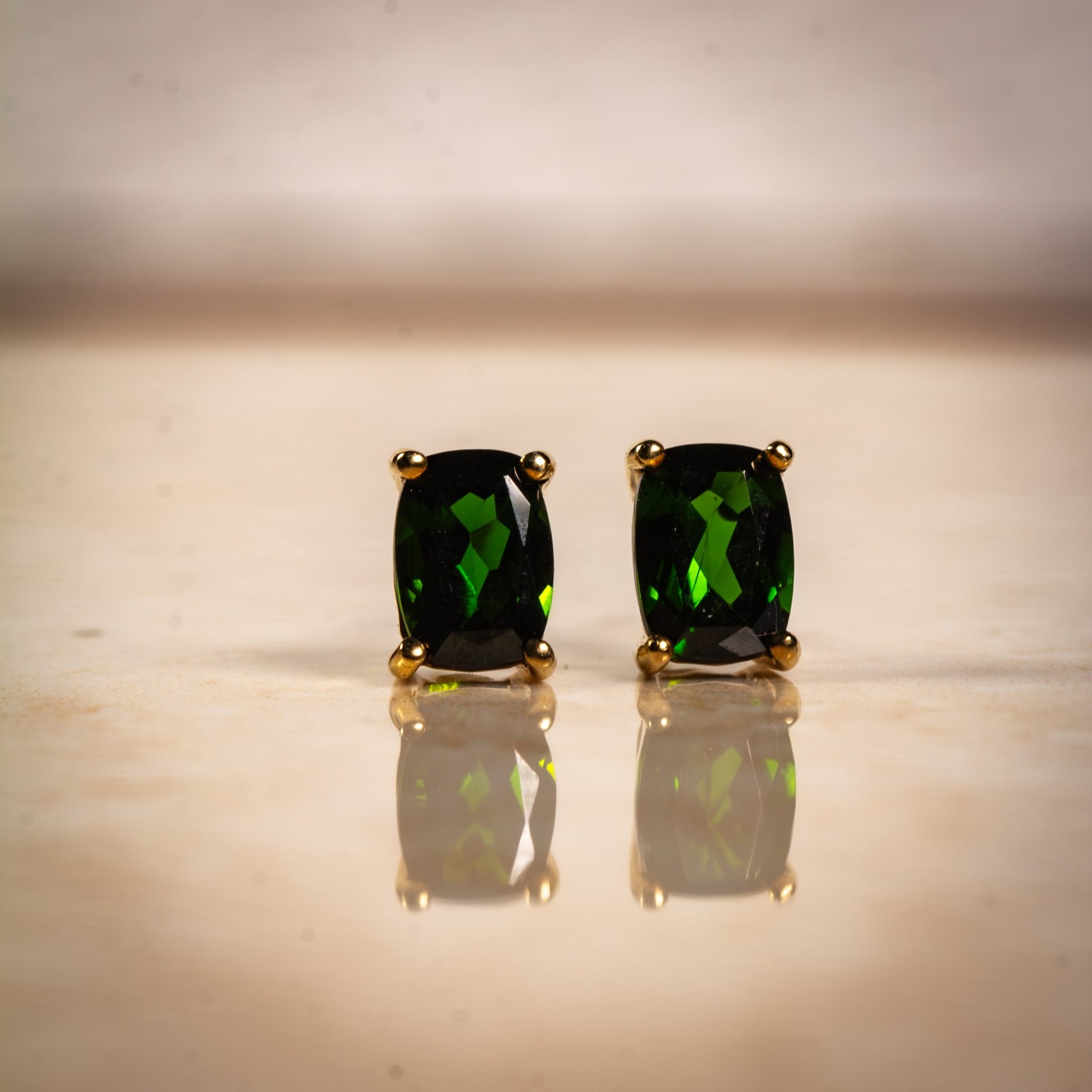 9Carat Yellow Gold Diopside Stud Earrings (5.5×7.5mm)