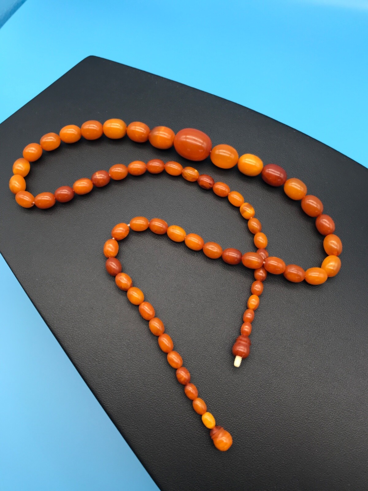 Vintage BUTTERSCOTCH BALTIC AMBER NECKLACE 26″ graduated beads 27g – Exquisite!