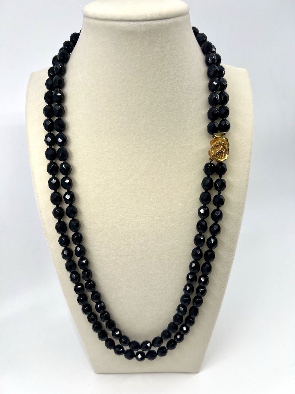 VINTAGE BLACK FACETED GLASS BEADED NECKLACE DOUBLE STRAND LAYERED ROSE CLASP