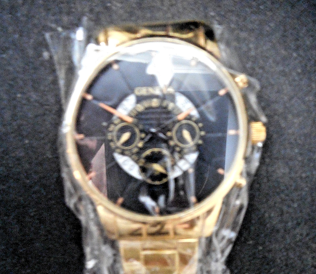 Fashion Calendar Alloy Steel Band Men’s Watch New in Wrapping