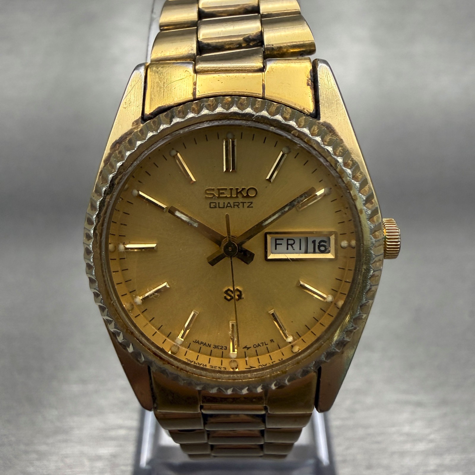 Seiko SQ Watch Women 24mm Gold Dial Gold Tone Daydate Round 3E23-0A69 New Batt