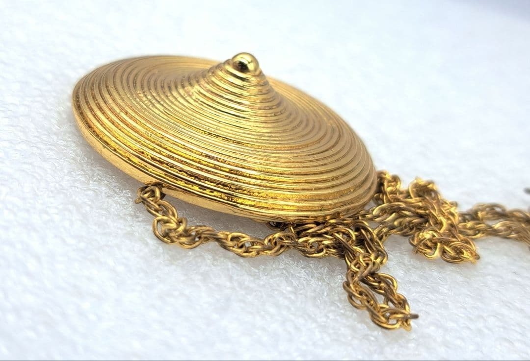 LANVIN PARIS Vintage Gold color Necklace Cone type