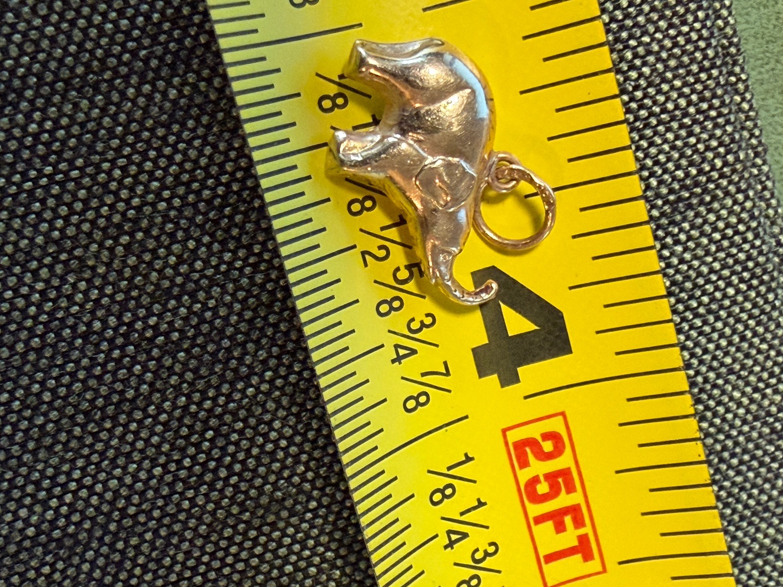 Vintage 3/4″ Solid 10kt Gold Elephant Pendant NOS NOI 0.5g