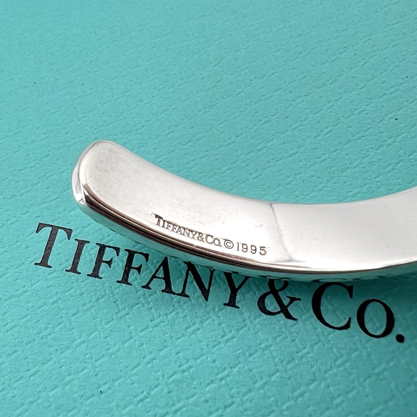Tiffany & Co Atlas Cuff Bangle 925 Silver 16cm / 6.3in Vintage 1995 Pouch Box