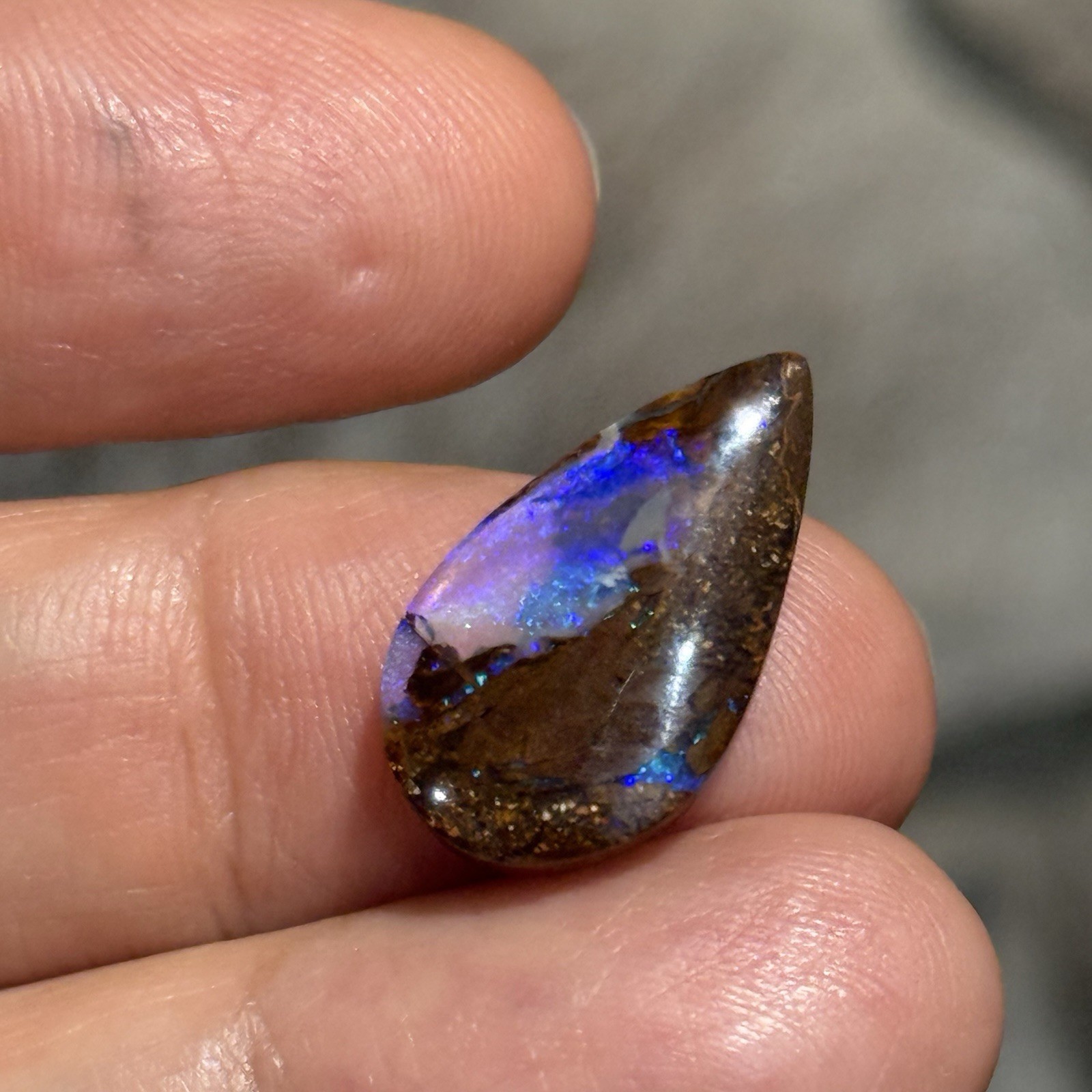 7.8ct 20.5×11.8×4.3mm Purple Crystal Pipe Australian Boulder Opal Cabochon Gem