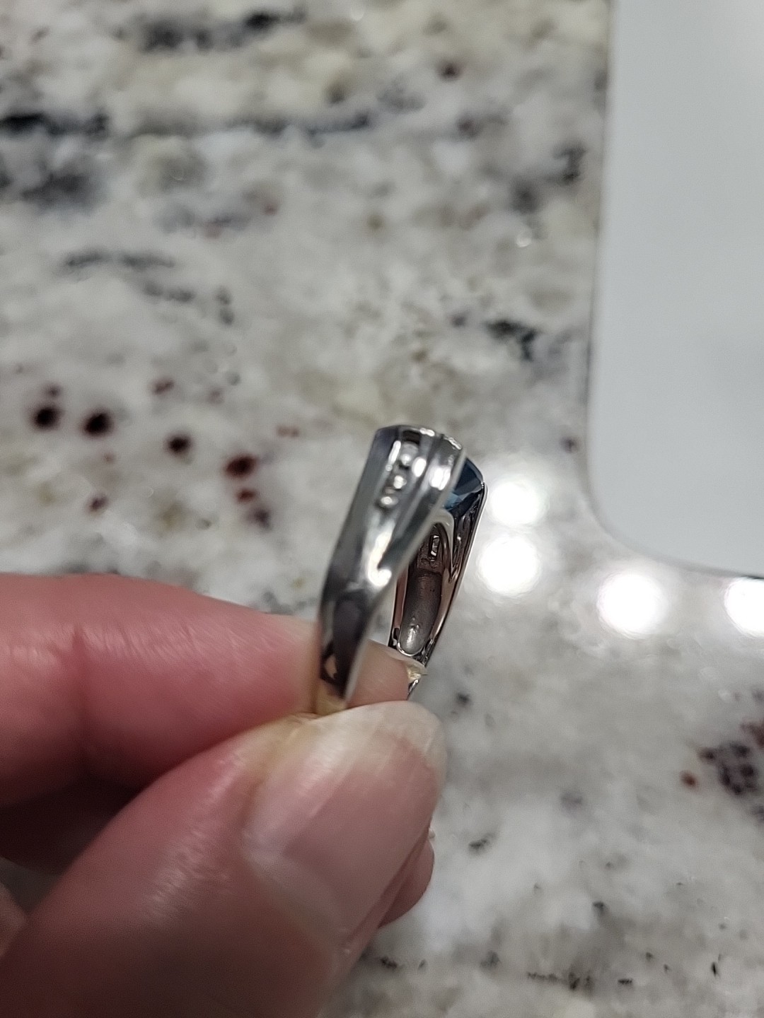 10k real White Gold Solitaire Swiss blue Topaz Ring Sz 7 unique tension mount