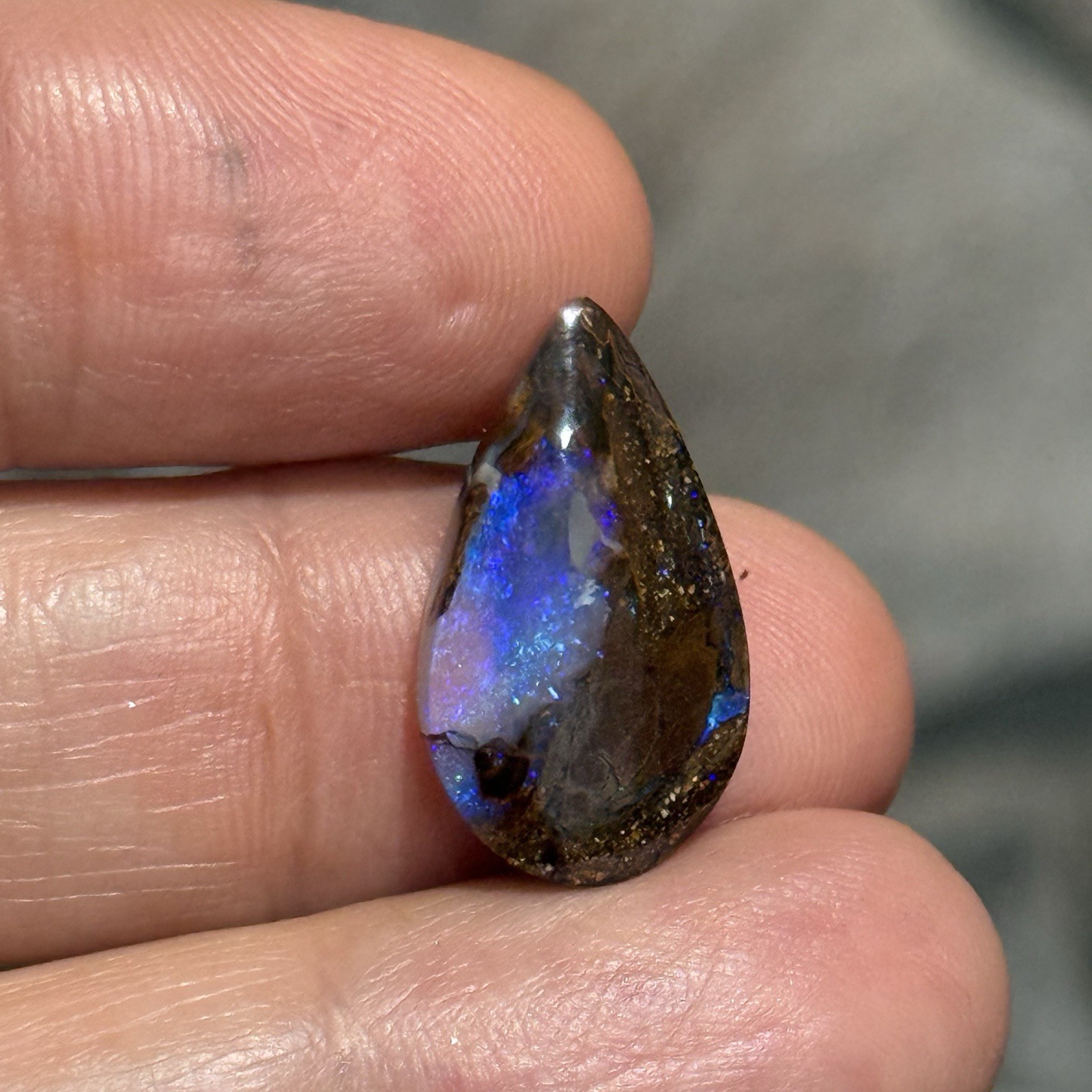 7.8ct 20.5×11.8×4.3mm Purple Crystal Pipe Australian Boulder Opal Cabochon Gem