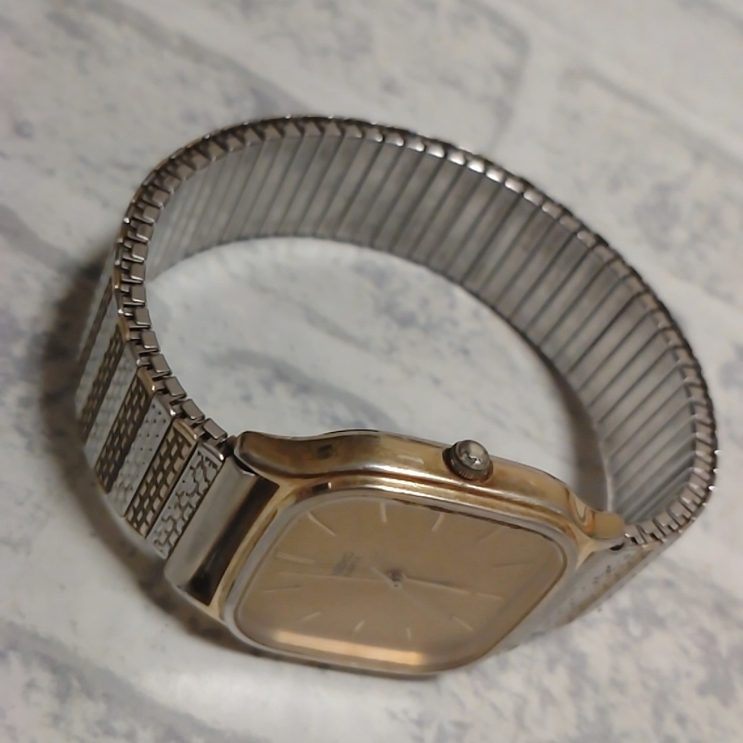 Working SEIKO QUARTZ Chariot Men’s Watch Gold Silver Combination Color Vintage