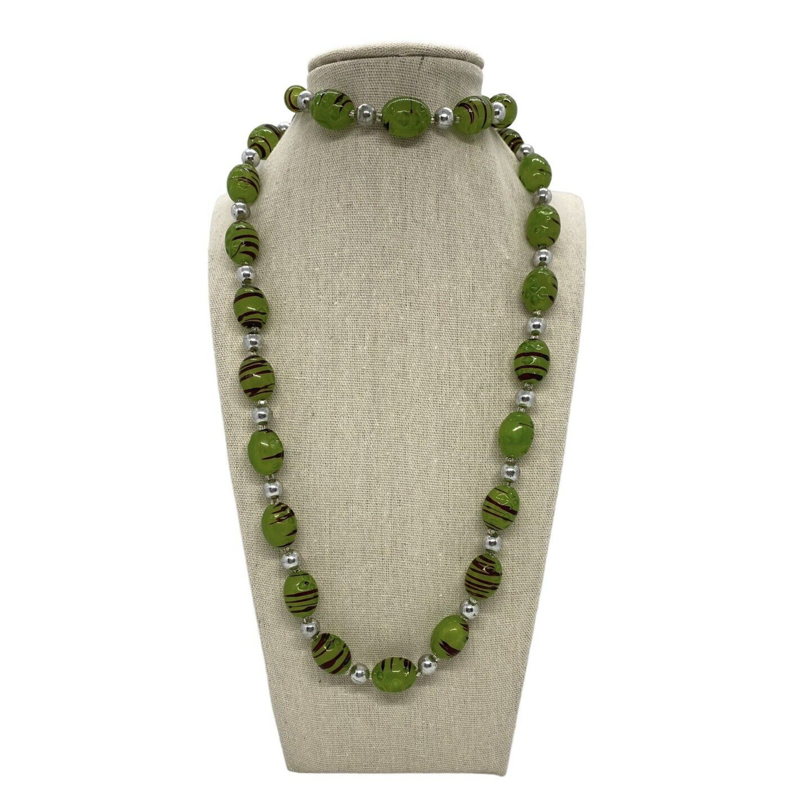 Fashion 33″ Strand String Necklace Green Black Silver Plastic Beads Swirl Design
