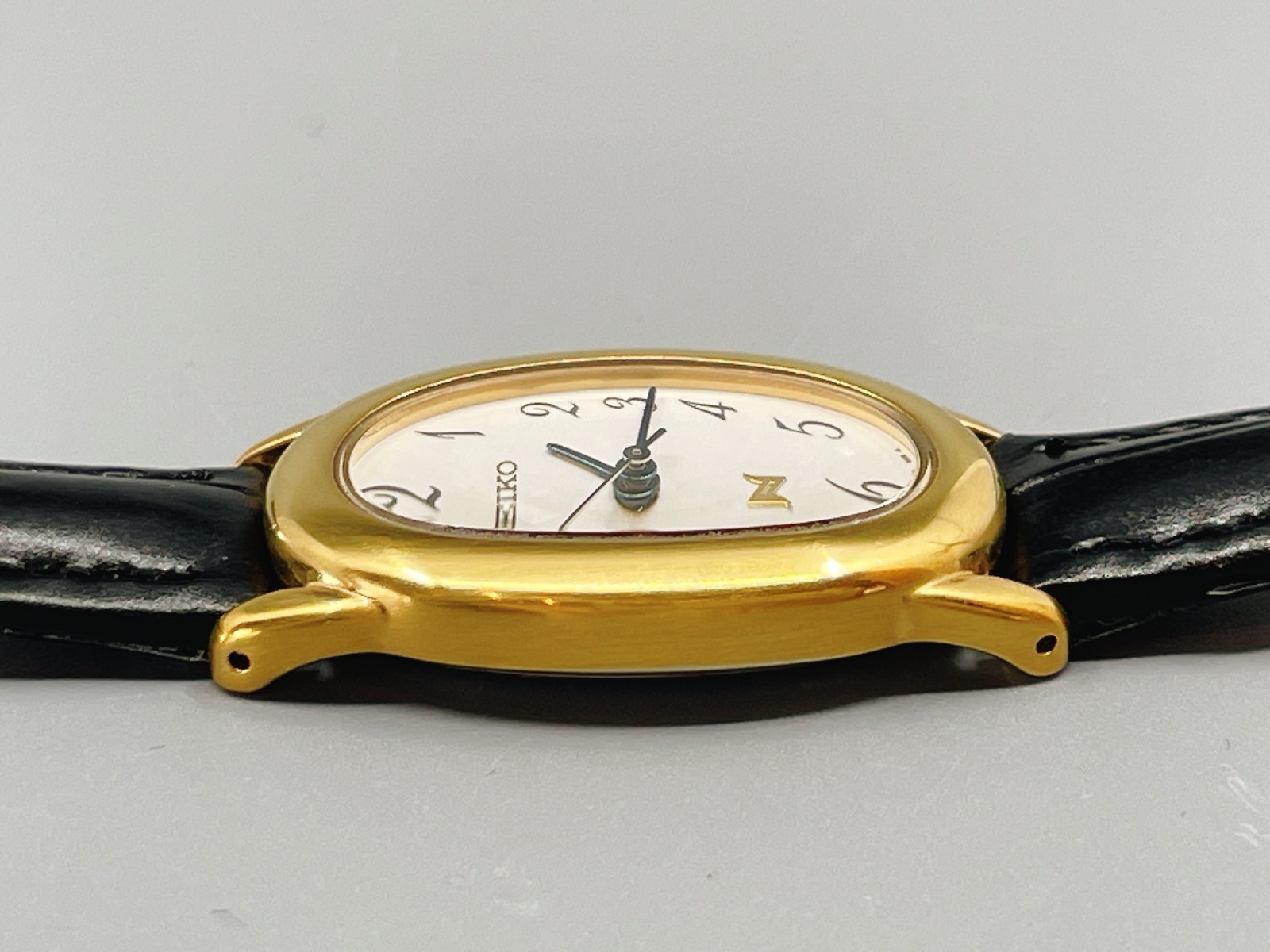 Seiko Noie 1F21-5B70 White Dial 21mm Oval Qz Women’s Watch Vtg1993 -US Stock
