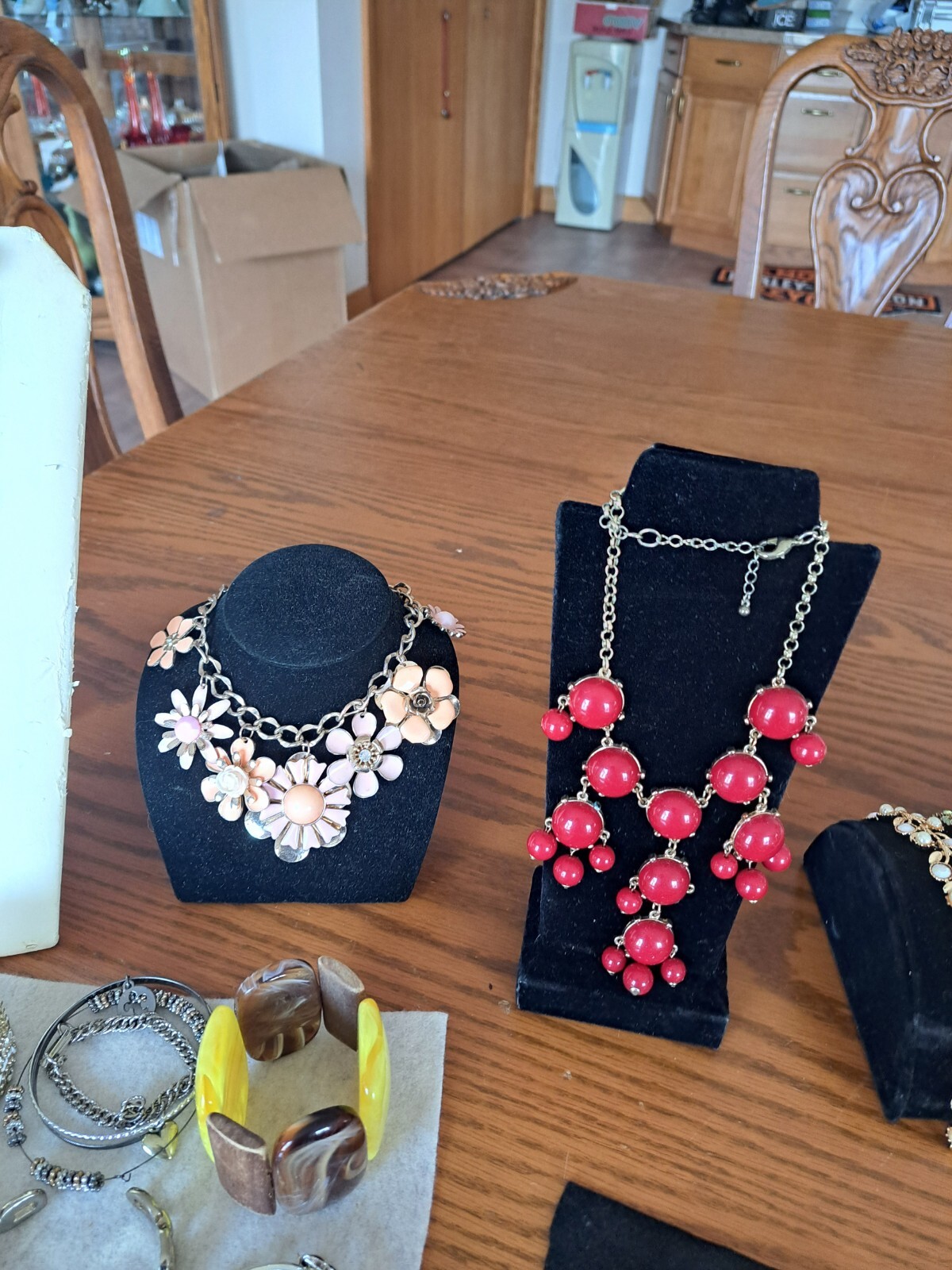Necklaces Vintage Mixed Lot Costume 45 Varies Design & Styles Gold & Silver Tone