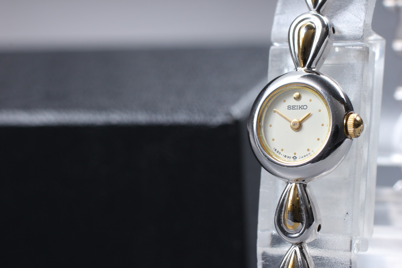 Vtg 1990 N MINT Seiko Tisse 1E20-0540 Quartz Two-Tone Womens Watch From JAPAN