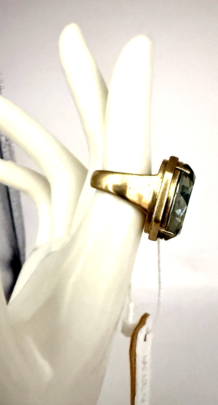 NWT ANN TAYLOR Large Smoky Graphite Oval Rhinestone Cocktail Ring Size 7