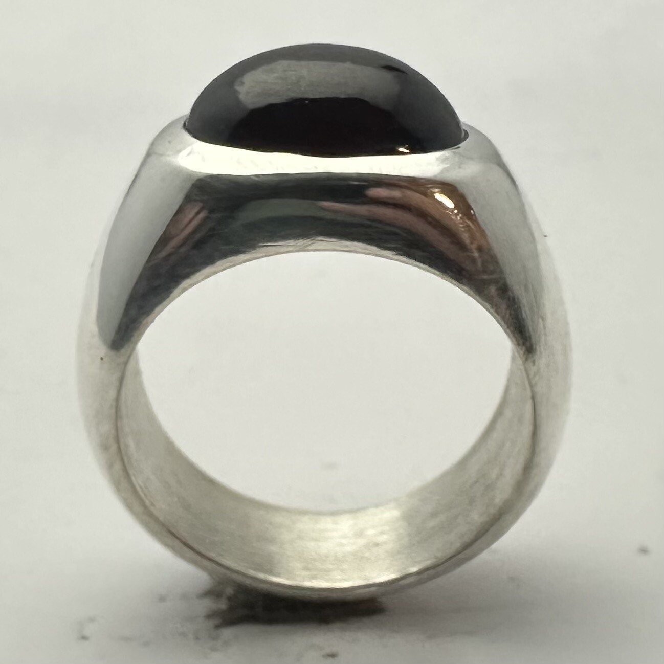 MJG STERLING SILVER MEN’S RING. 14 x 10mm OVAL NATURAL HESSONITE GARNET. SZ 10.
