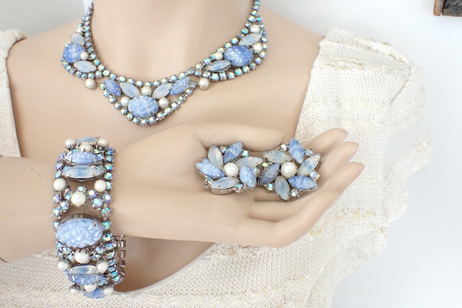 Vintage Juliana Style Blue Rhinestones Pearls Necklace Bracelet Earrings Set